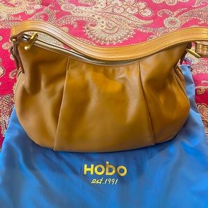Great convertible Hobo bag!